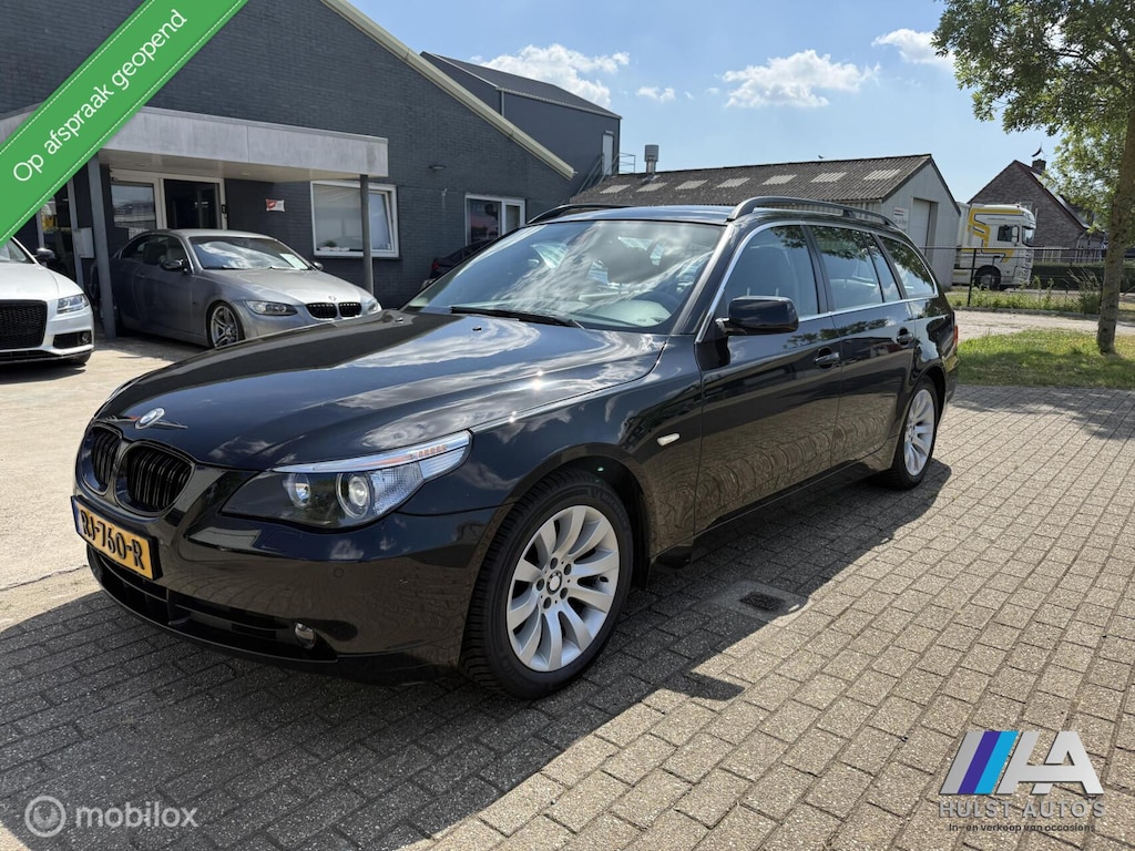 BMW 5-Serie Touring 525i High Exe Automaat Panorama NAV Leder Xenon Trekhaak Climate Cruise LM-velgen