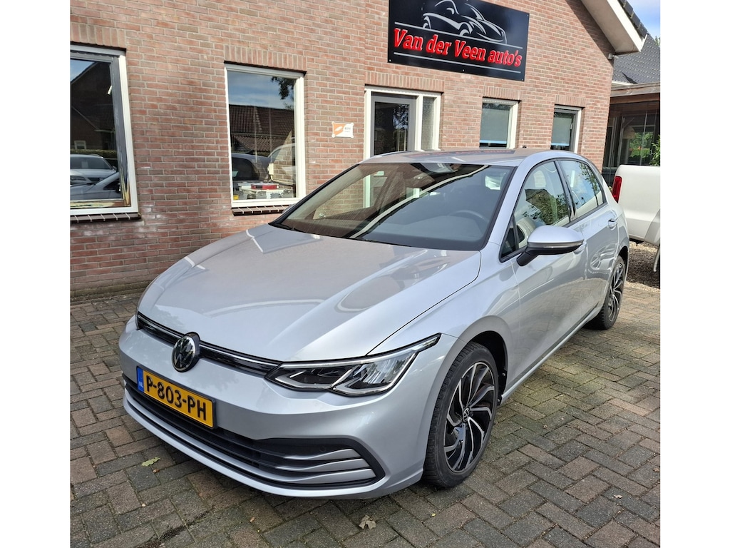 Volkswagen Golf 1.0 eTSI Life Business. Dealer onderhouden. O.a. carplay, adap. cruise, pdc, etc. Prijs rijklaar incl garantie.