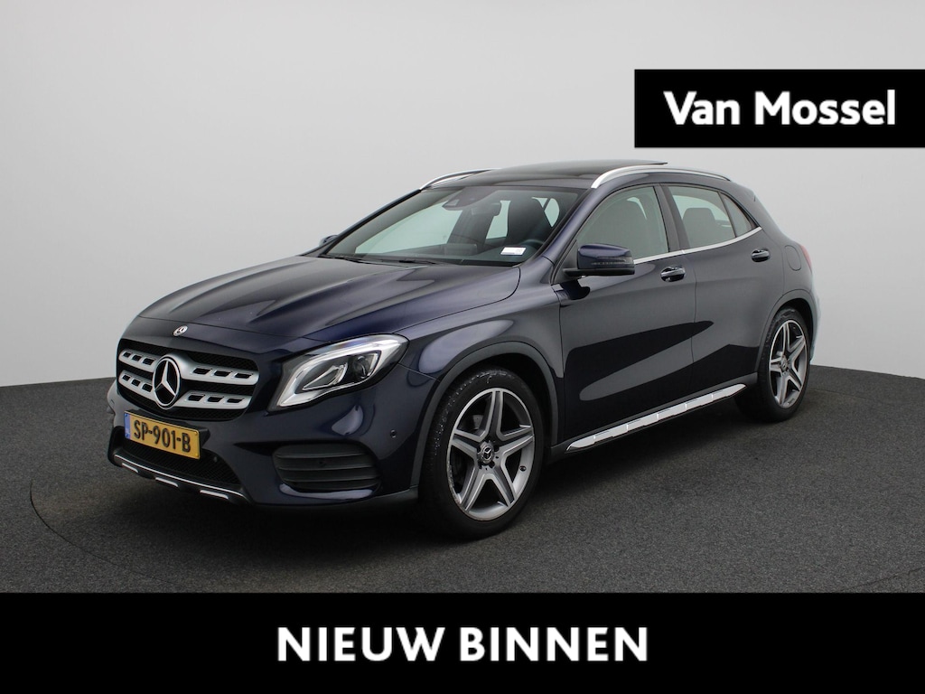 Mercedes-Benz GLA 180 Business Solution AMG | Panoramadak | Achteruitrijcamera | Parkeersensoren | Stoelverwarming | Lichtmetalen Velgen | Trekhaak |