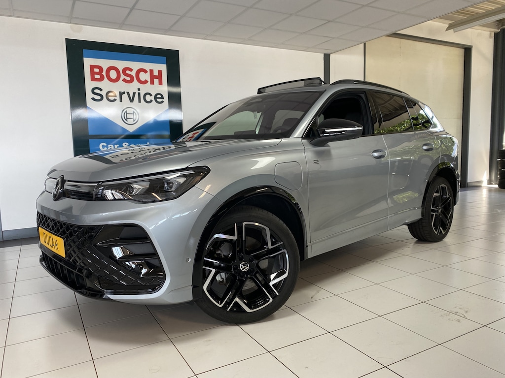 Volkswagen Tiguan 1.5 eHybrid R-Line Edition 272 PK Black-Style Panoramadak / Headup / Dynamic Light / harman-kardon / Trekhaak/ Leer / Massage stoelen