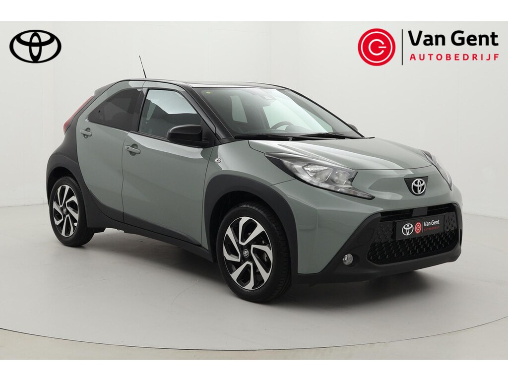 Toyota Aygo X 1.0 VVT-i S-CVT Pulse | Apple Carplay / Android Auto | Parkeersensoren voor/achter | Keyless | Adaptive Cruise | Clima | Camera | 17 inch | Privacy glas