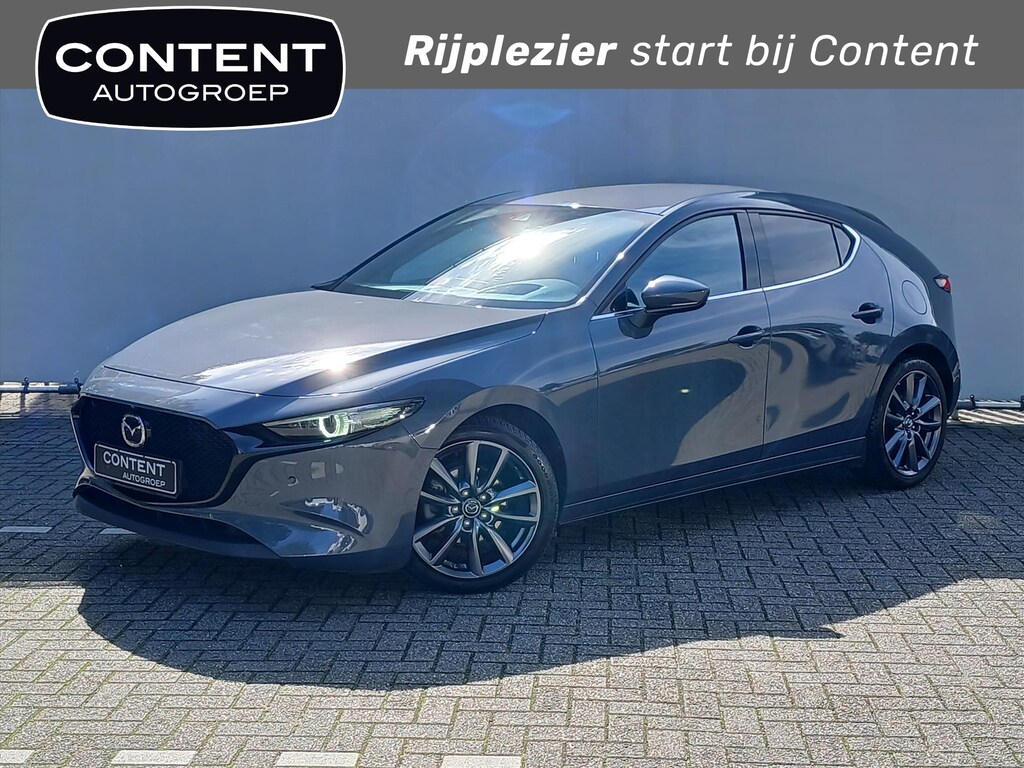 Mazda 3 Hatchback Luxury edition / All-seasons / Navi / Cruise / Climate