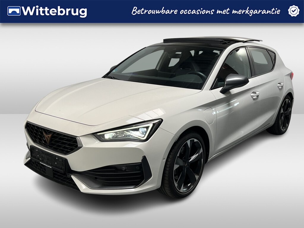 CUPRA Leon 1.4 e-Hybrid Performance / AUTOMAAT/ PANO/ PARK.SENSOR.V+A/ CAMERA/ FULL LINK/ CRUISE/ STUUR+STOELVERWARM./ KEYLESS/ DIGITAL DASH/ RIJ-MODI/ NAVI/ DAB/ CLIMA/ LED/ 18'' LMV