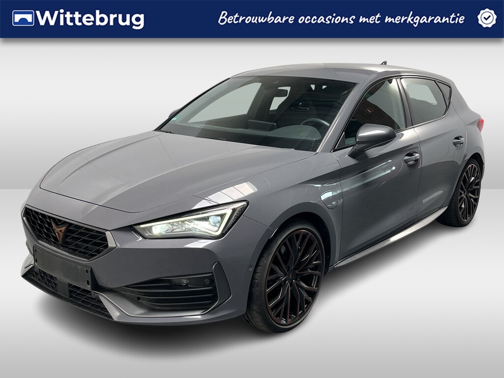 CUPRA Leon 1.4 e-Hybrid VZ Performance / AUTOMAAT/ 245 PK/  PARK.SENSOREN V+A/ CAMERA/ ACC/ STUUR+STOELVERWARM./ DODEHOEK/ KEYLESS/ DIGITAL DASH/ RIJ-MODI/ NAVI/ DAB/ CLIMA/ LED/ 19'' LMV