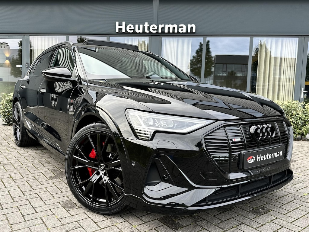 Audi E-tron 50 Quattro S Line Black/RS Stoelen/Pano/93%SOH Audi e-tron 50 Quattro S Line Black/ RS Stoelen/ Pano/ Sfeer