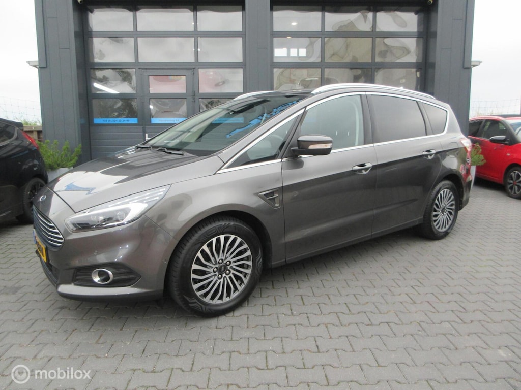Ford S-Max 1.5 Vignale 7p. 82dkm! Airco Cruise Verw stoelen Navigatie Trekhaak