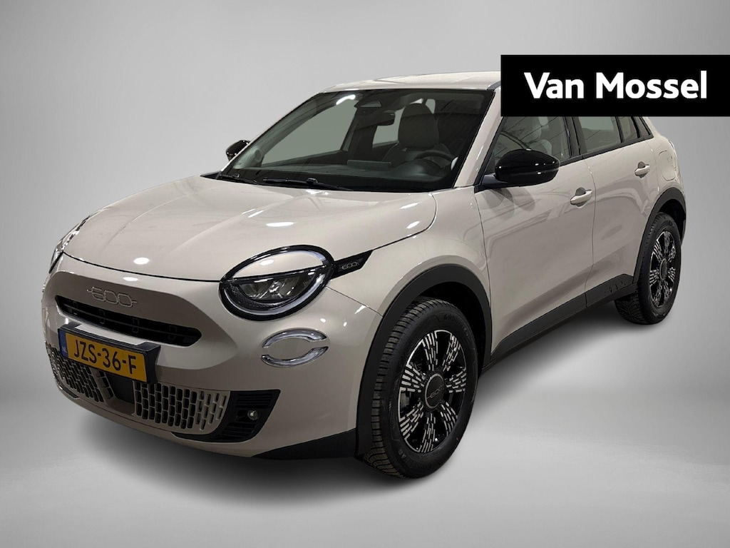Fiat 600 1.2 Hybrid Icon 145pk Apple carplay / Android Auto | Parkeersensoren | Climate Conttrol | Cruise Control | 2 + 6 jaar Speciale garantie! |