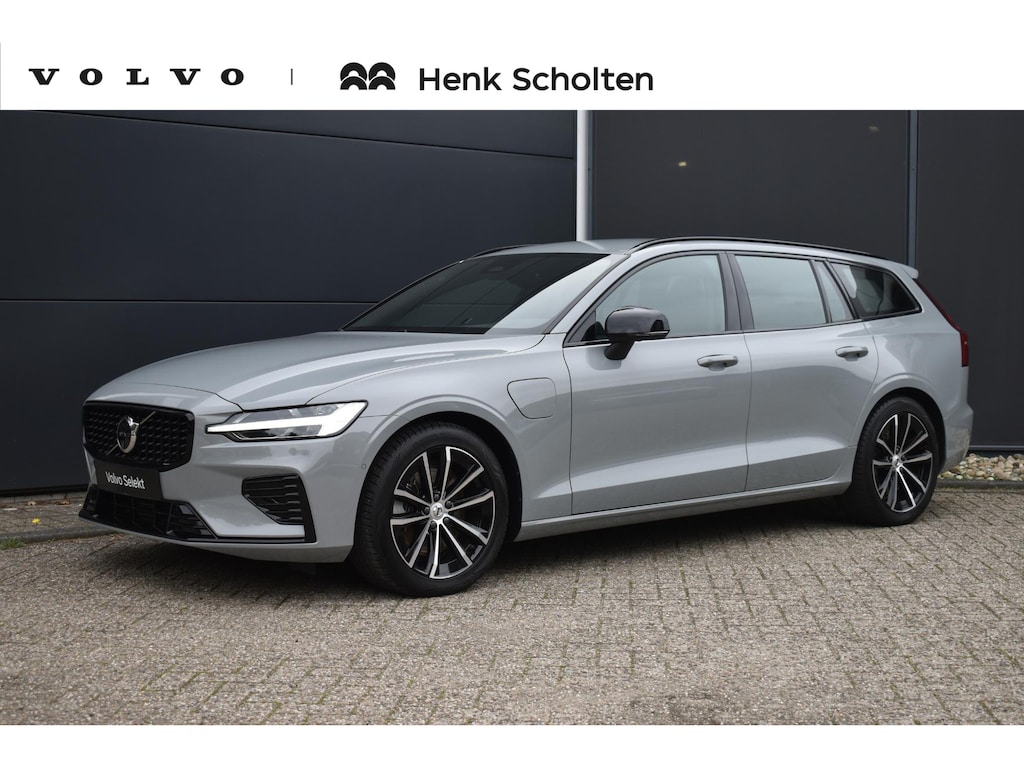 Volvo V60 T6 Plug-in hybrid AWD Plus Dark | Trekhaak | Verwarmbare voorstoelen achterbank en stuurwiel | 360 graden camera | Premium audio by Harman Kardon | Apple carplay/Android auto