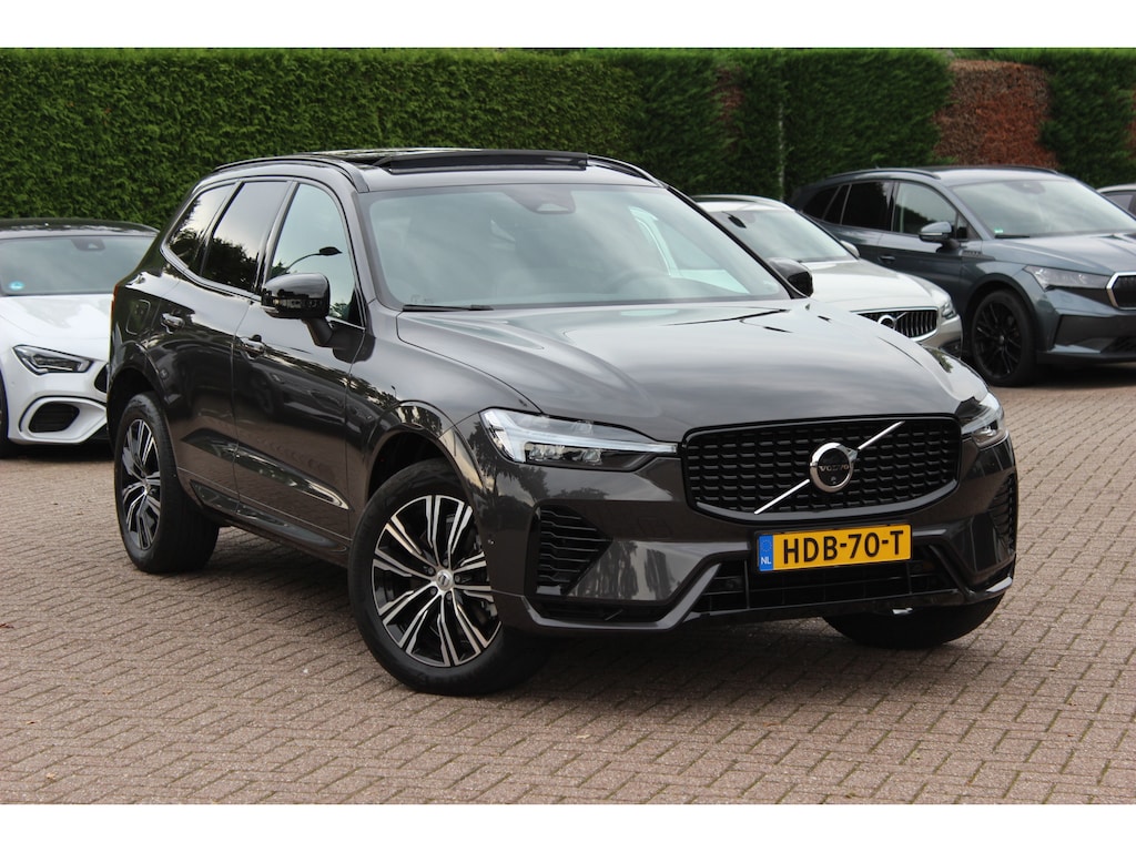 Volvo XC60 2.0 T6 Plug-in hybrid AWD Ultimate Black Edition R-Design / SoH 96,4% / Panoramadak / 360Camera / Leder / Harman Kardon / Keyless / 19'' / Sfeerverlichting / Stoel+Stuurverwarming / Dodehoek / DAB / ACC