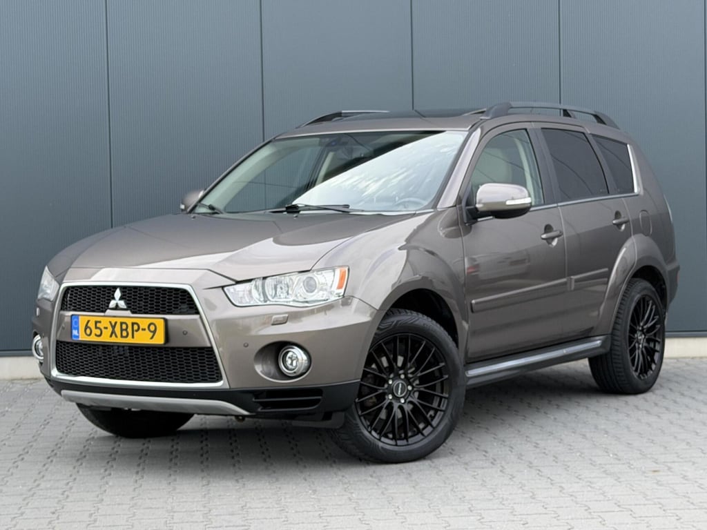 Mitsubishi Outlander 2.0 Edition Two Leder - Schuifdak - Xenon - 3e Eigenaar - Complete Historie