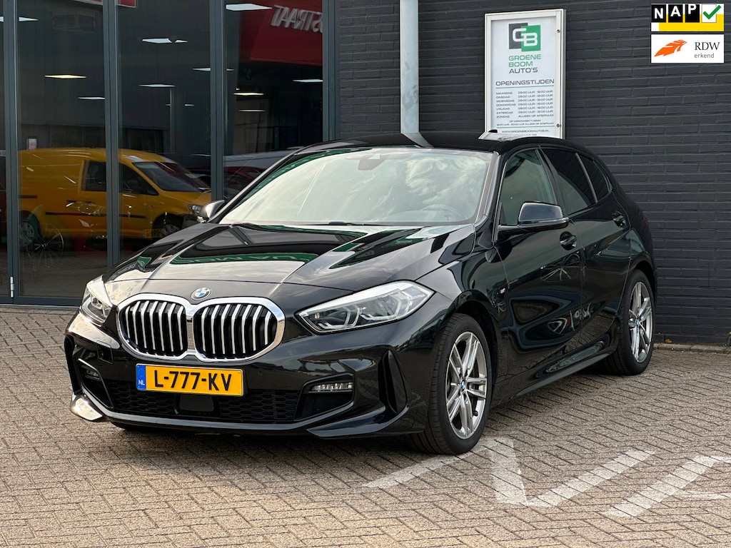 BMW 1-Serie 118i Business Edition /SFEERVERLICHTING/CAMERA/NAVI/NL-AUTO NAP!!