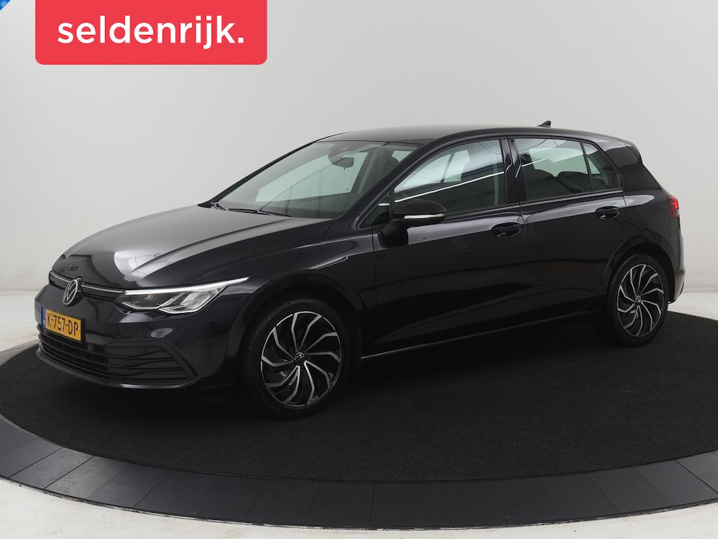 Volkswagen Golf 1.0 eTSI Life | Automaat | Navigatie | Trekhaak | Adapt. Cruise | LED |