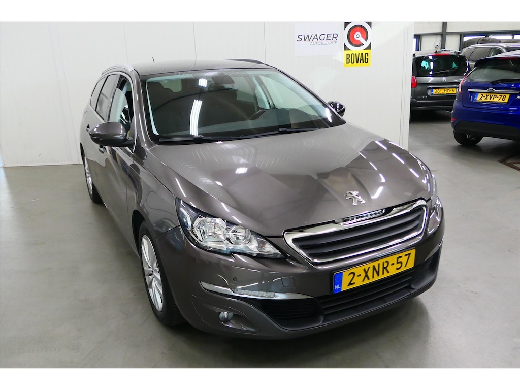 Peugeot 308 1.2 e-THP 110pk Blue Lease Executive(Dealer onderhouden&Trekhaak)