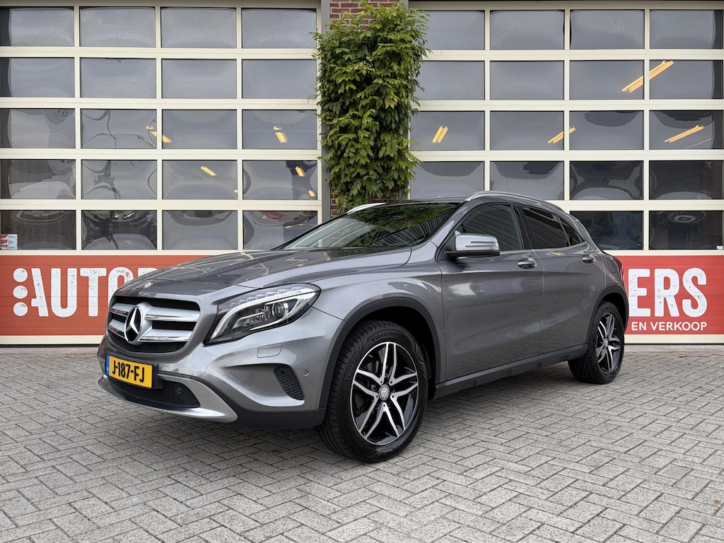 Mercedes-Benz GLA 200 Prestige | Trekhaak | 18" LMV | Xenon | PDC V+A | Goed onderhouden | Nette auto |