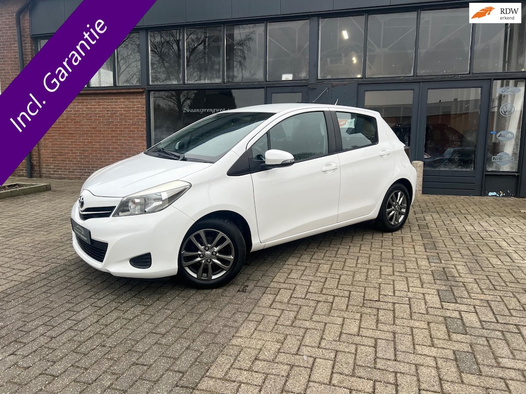 Toyota Yaris 1.3 VVT-i Aspiration, Airco, Navi, Sport
