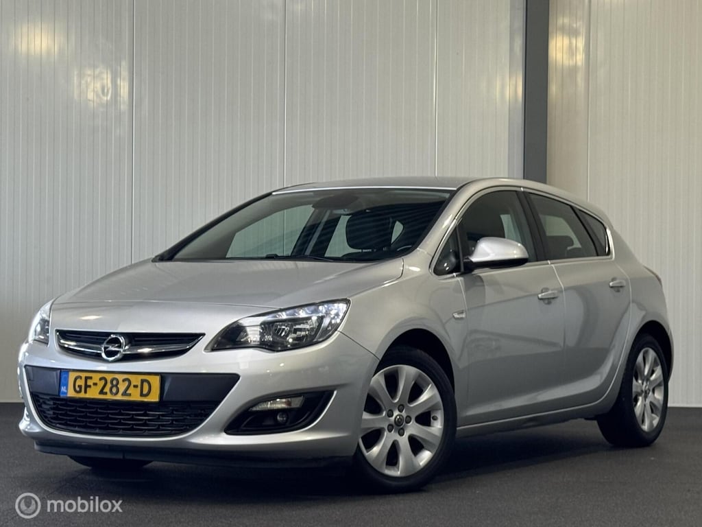 Opel Astra 1.4 Turbo Blitz [ NAP cruise pdc LED ]