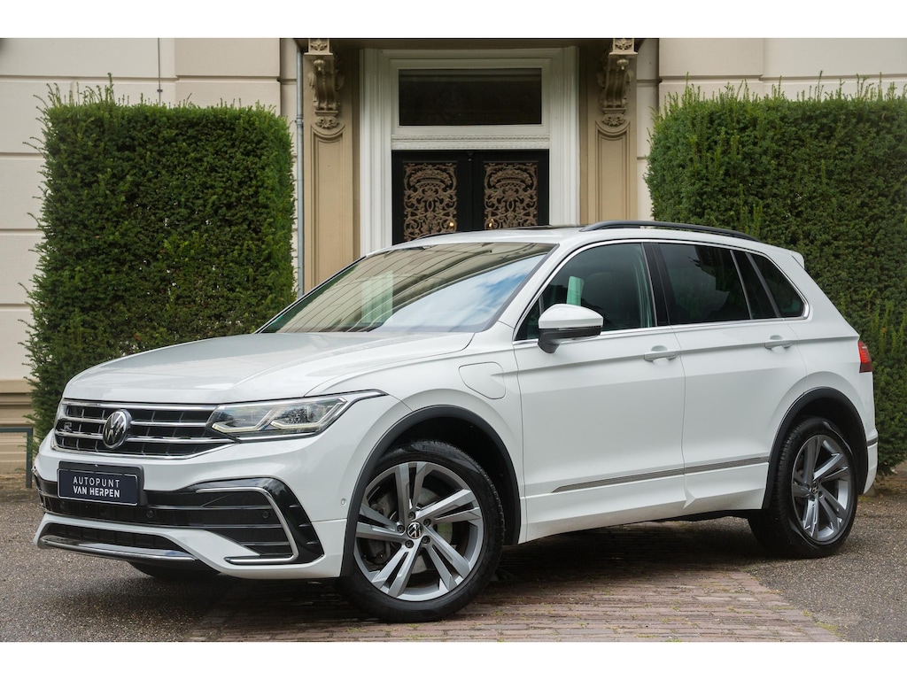 Volkswagen Tiguan 1.4 TSI eHybrid R-Line Business+ TREKHAAK | PANO | 360 CAM | HUD | 1E EIGN