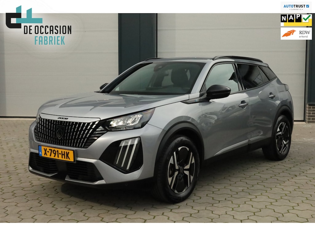 Peugeot e-2008 EV Allure 54 kWh Afn. Trekhaak Carplay Navi Camera