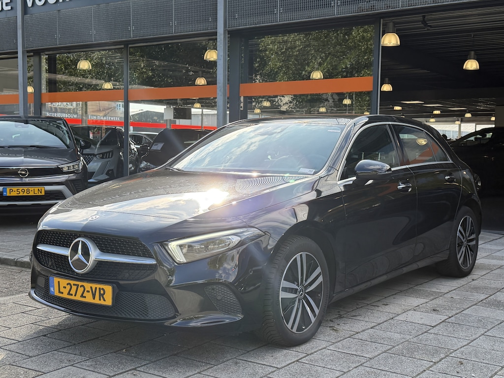 Mercedes-Benz A-klasse BWJ 2021 | 250 e 161PK Bus Solution Luxury Lim. | PANO DAK | LEER | TREKHAAK | AMBIENT PAKKET | 2 X STOEL GEHEUGEN | CLIMA | NAVI | PDC 2X | FULL LED | STOELVERW | CRUISE |