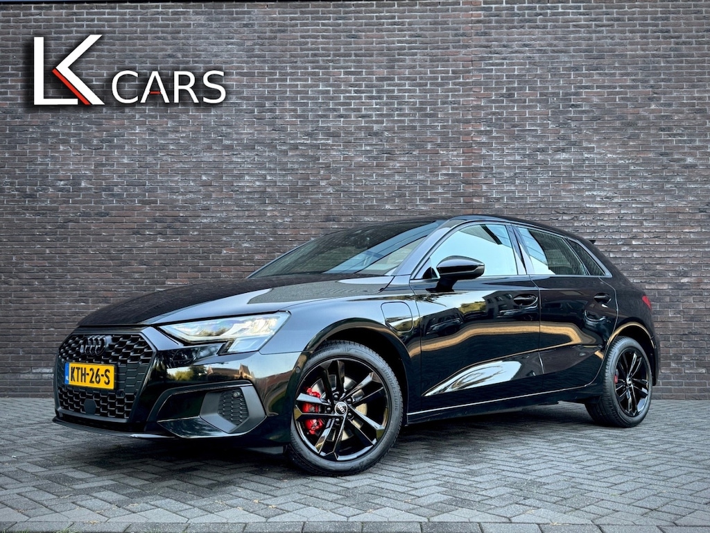 Audi A3 40 TFSIe | ACC | LEDER | CAMERA | PDC VOOR EN ACHTER | NAVIGATIE | APPLE CARPLAY