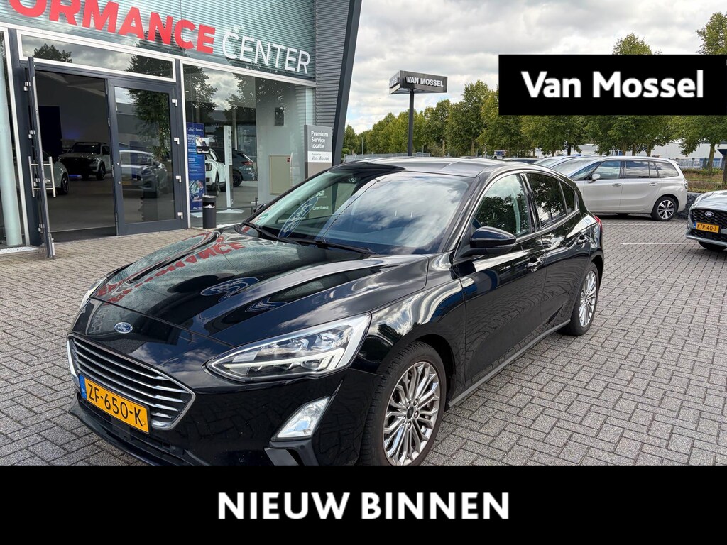 Ford Focus Titanium Business | CLIMATE CONTROL | PRIVACY GLASS | KEYLESS ENTRY | 17 INCH LICHTMETALEN VELGEN | PARKEERSENSOREN VOOR EN ACHTER |