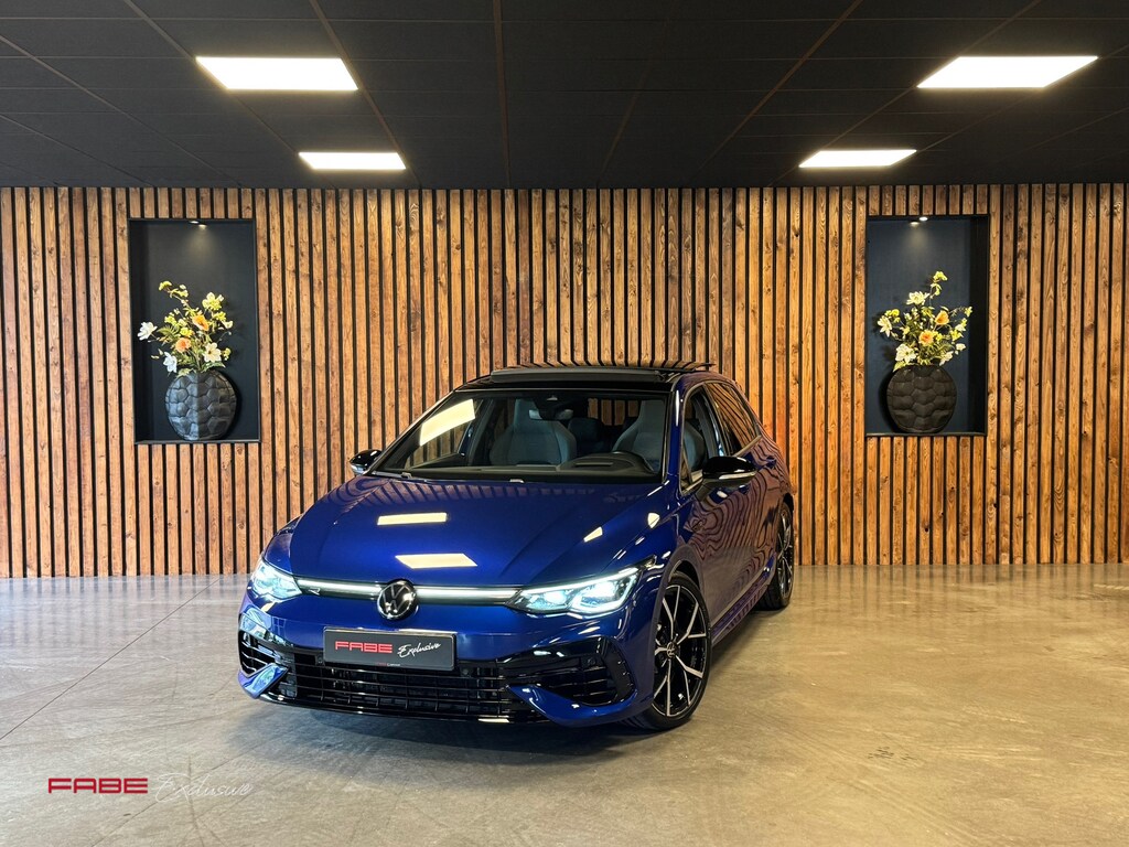 Volkswagen Golf 2.0 TSI R 4Motion / H/K / IQ Lights / HUD / Pano / Camera / Stuurverwarming