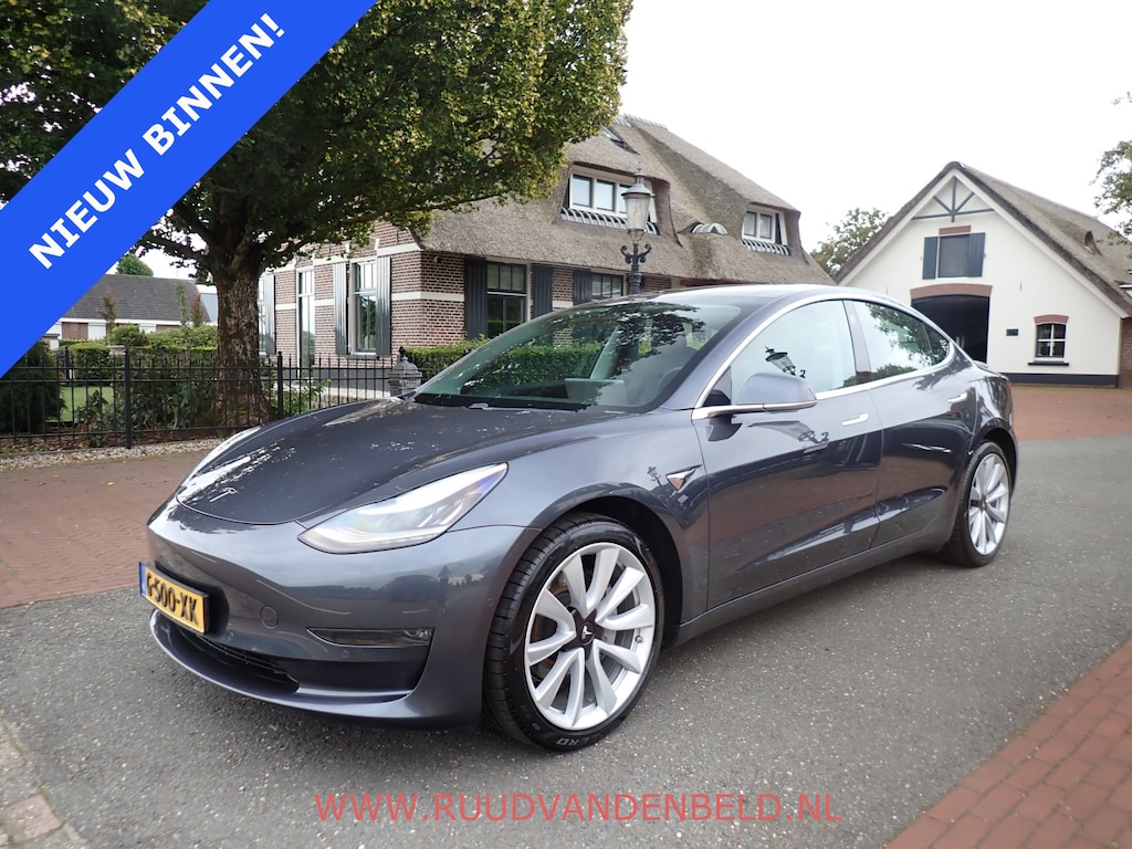 Tesla Model 3 Long Range AWD 75 kWh SOH 90% / AUTOPILOT / 19'' SPORT / CCS