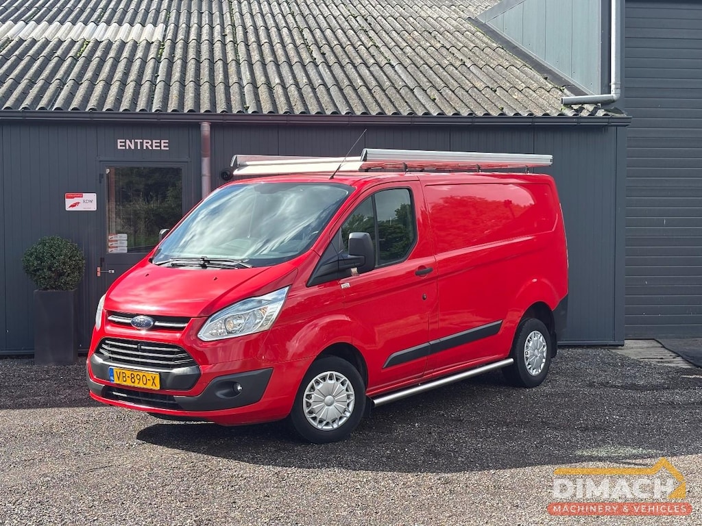 Ford Transit Custom Trend L1H1 - APK maart 2027 - airco - trekhaak - rood - 2.2L diesel - 3 persoons cabine - schuifdeur rechts