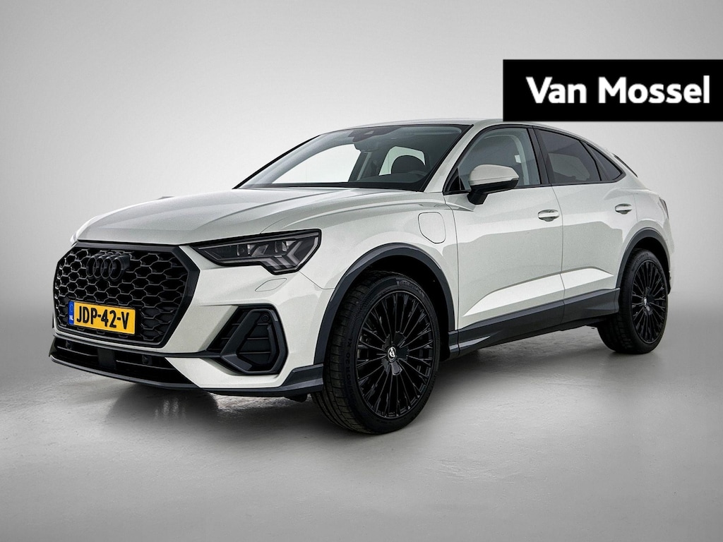 Audi Q3 Sportback 45 TFSI e Advanced Edition 245 PK l Adaptive cruise control l Camera l Navigatie plus l Climate control l Privacy glas | Apple Carplay | Android Auto l Elektr. instel. bestuurdersstoel l Stoelverwarming l Ledkoplampen |