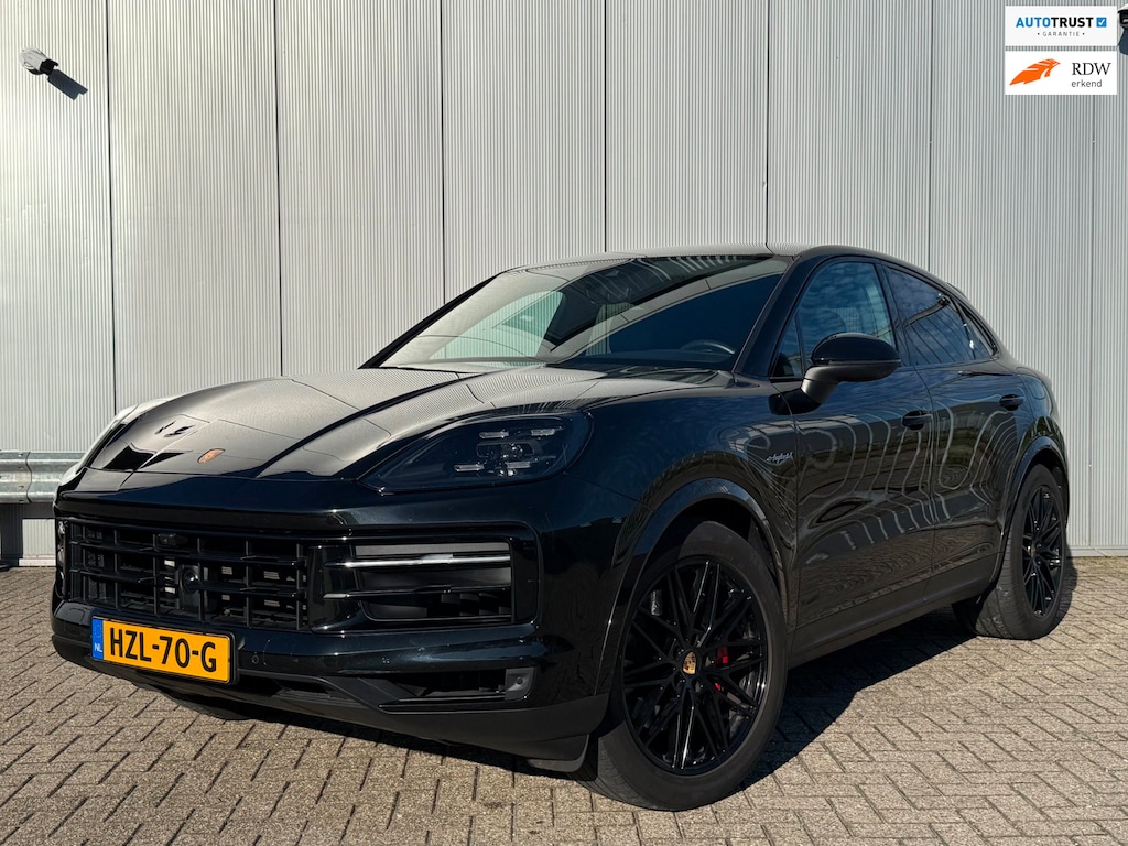 Porsche Cayenne Coupé 3.0 E-Hybrid | Sport Chrono | Panodak | Passagiersdisplay | Bose Audio | Luchtvering | Facelift | BOMVOL