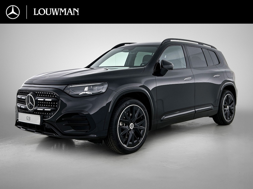 Mercedes-Benz GLB 180 Business Solution AMG 7p. | Premium pakket | Nightpakket | Verstelbare demping | Vast panoramadak | GUARD 360° | 20” multispaaks lichtmetalen AMG-velgen | Massage functie | Warmtewerend, donkergetint glas |