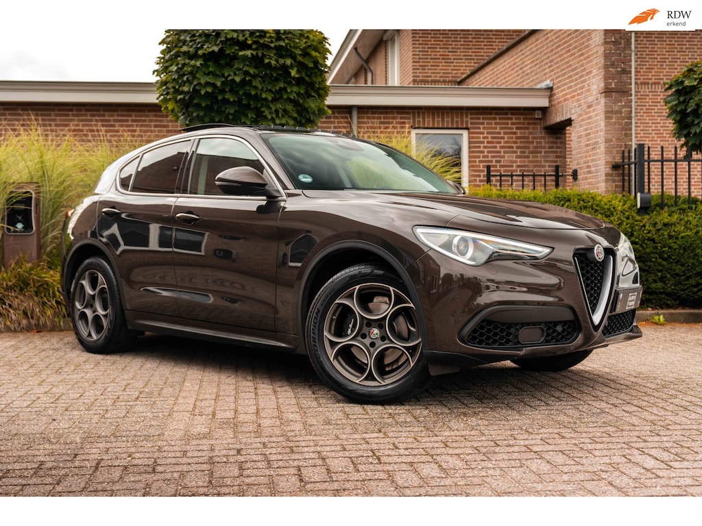 Alfa Romeo Stelvio 2.0 T AWD Super 280 PK Aut. ACC Schuifdak Harman Kardon Stoel/stuurverw. Keyless 19''
