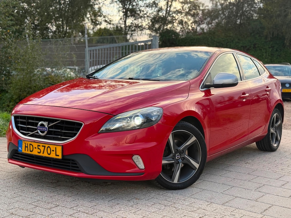 Volvo V40 2.0 D2 R-Design Business AIRCO CRUISE NAVI PDC