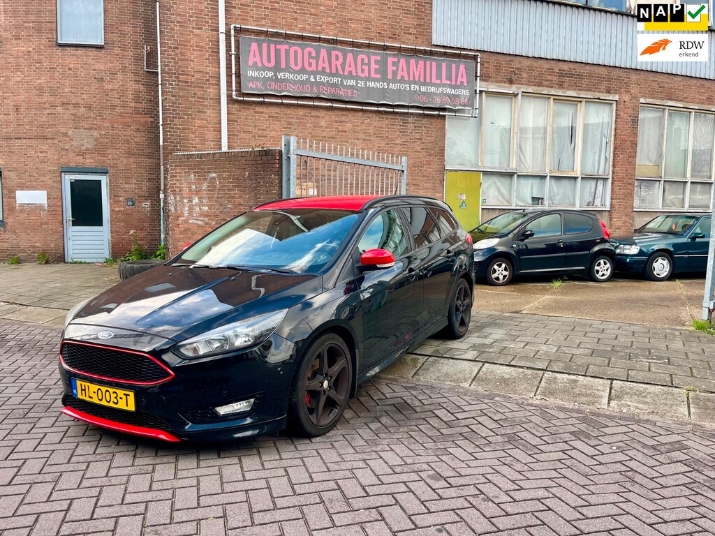 Ford Focus Wagon 1.5 Black Edition