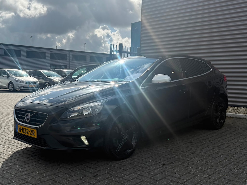 Volvo V40 2.0 T5 Summum | MAXTON