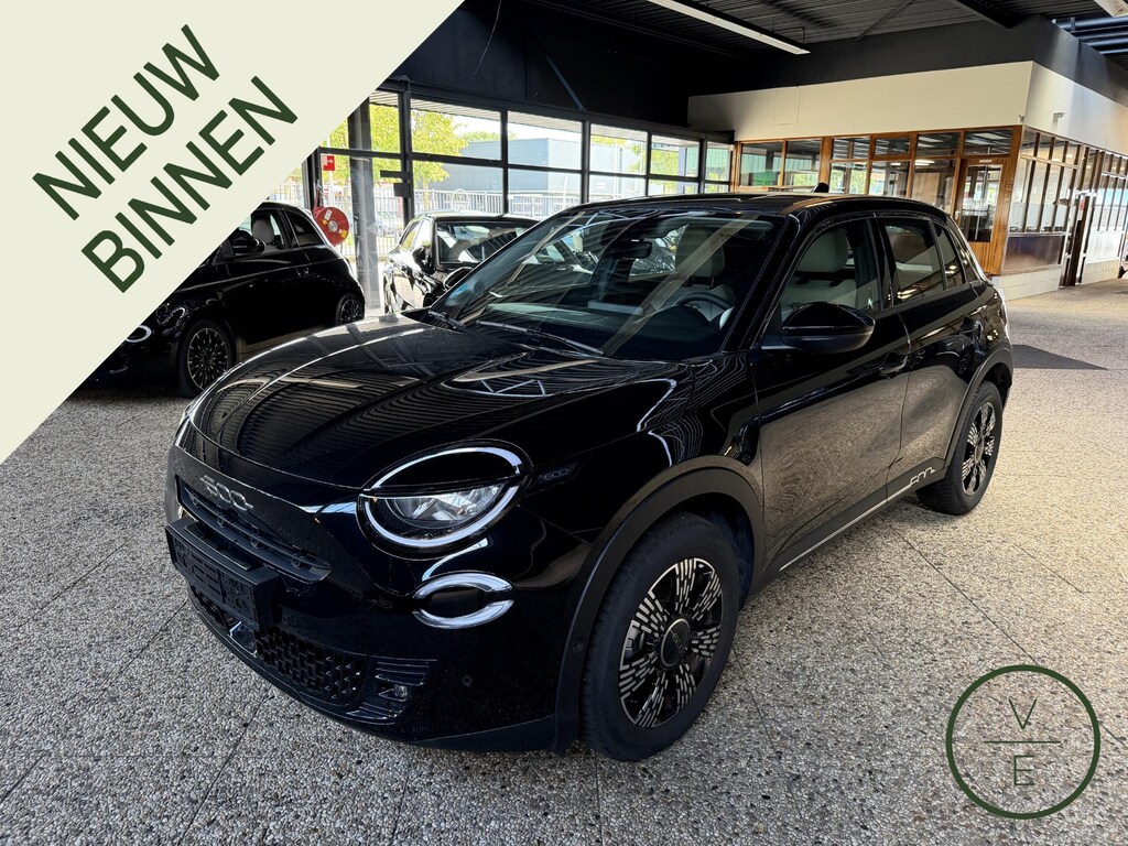 Fiat 600 1.2 Hybrid Urban | LED | 360 Camera | CarPlay | BTW | Clima |