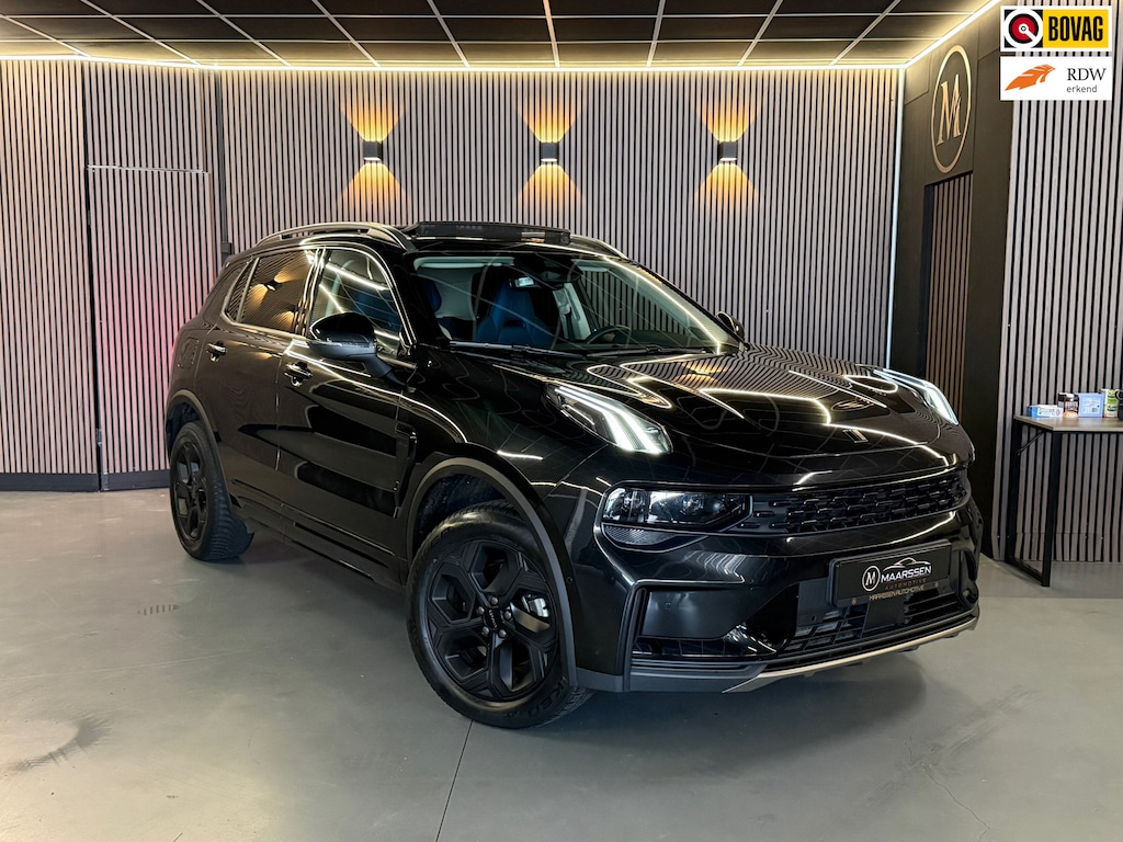 Lynk & Co 01 1.5| Pano|Stoelverwarming|Keyless|black Edtion|sfeer|camera|memory