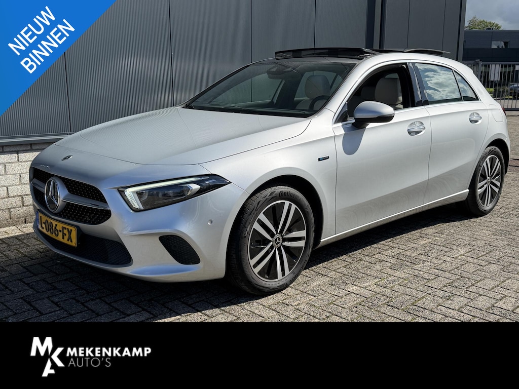 Mercedes-Benz A-klasse 250 e Business Solution Luxury Limited 17"/Panoramadak/Leder + memory/Stoelverwarming/Camera/Dodehoek/Keyless/Matrix LED