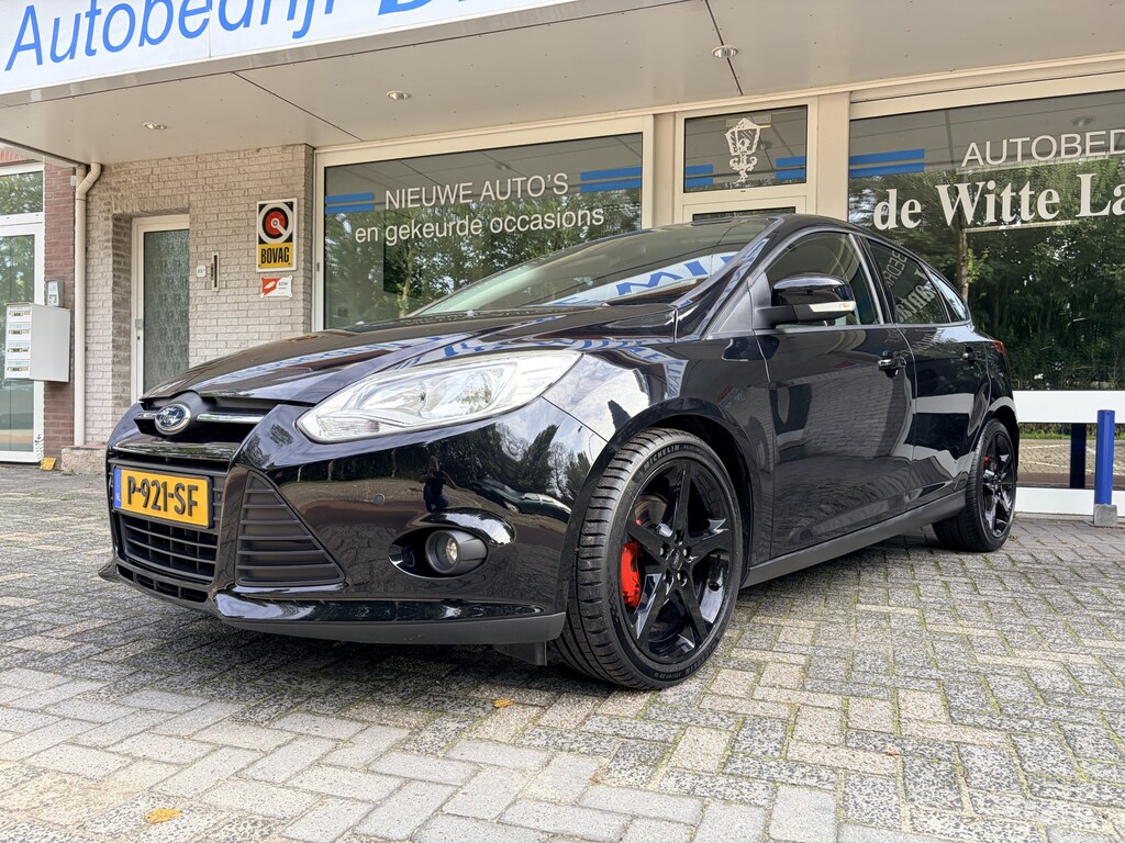 Ford Focus 1.0 EcoBoost Black Edition Plus BIJZONDER MOOI Navi full map/Cruise controle/18 inch L/M/Parkeersens. V+A/Sportstoelen in hoogte verst.baar/Start stop syst./Autom. Airco/Multi funct. stuur/mistlampen voor