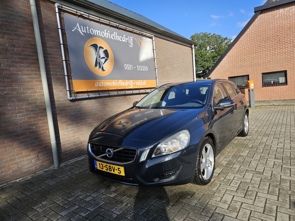 Volvo V60 2.0T Momentum