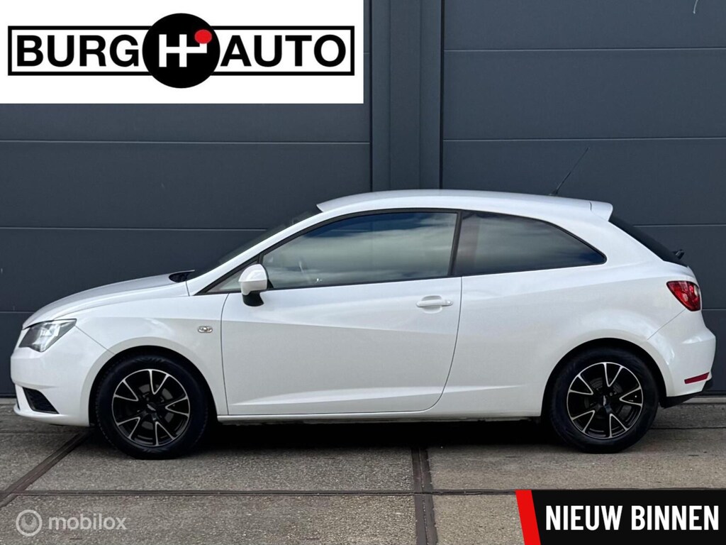 SEAT Ibiza 1.2 Style 3 deurs - ECC - CRUISE CONTROLE - LM VELGEN - EL. RAMEN + SPIEGELS - CPV - RADIO/CD MP3 - ESP - LEDER STUUR - GETINT GLAS - APK TM 12-06-2027 -