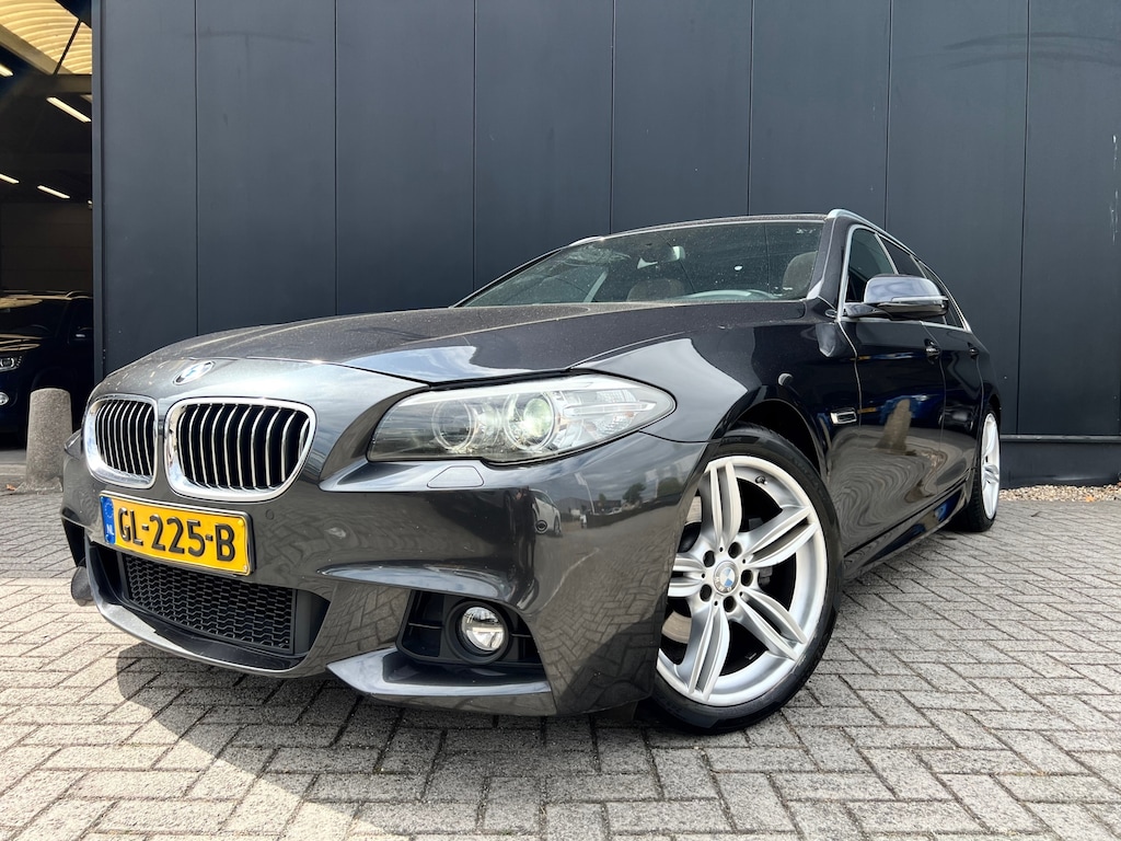 BMW 5-Serie Touring 520i M-Sport '15 Aut/Leer/19'Lmv/Nap!!