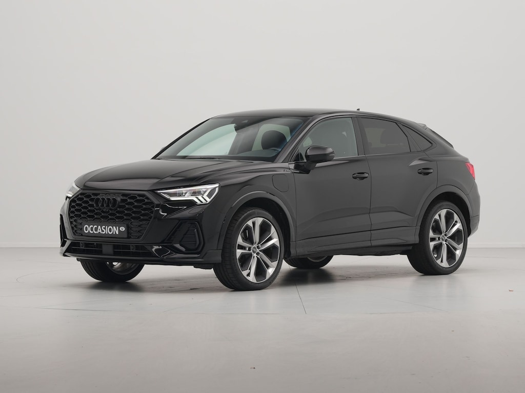 Audi Q3 Sportback 45 TFSI e 245pk PHEV S-line Trekhaak Panorama dak 20"velgen Matrix LED Keyless 360 Camera 16