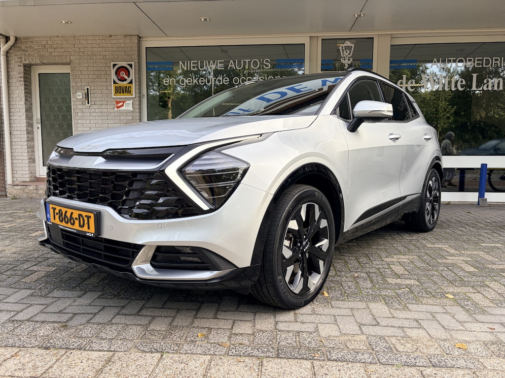 Kia Sportage 1.6 T-GDi Plug-in Hybrid AWD DynamicPlusLine Keyless start&Co/Cruise contr. Adapt./Apple Carply/Elektr. Climate contr./Deel lederen interieur/Schakel paddles aan het stuur Panorama dak/Elektr. autom. airco/Verw. in hoogte verst.b. stoelen/Verw. verst.b. Stuur/Verw. elektr. verst.b. buitenspieg. met dodehoek detectie/Navi Fullmap/Achteruitrijcamera/Parkeersens.