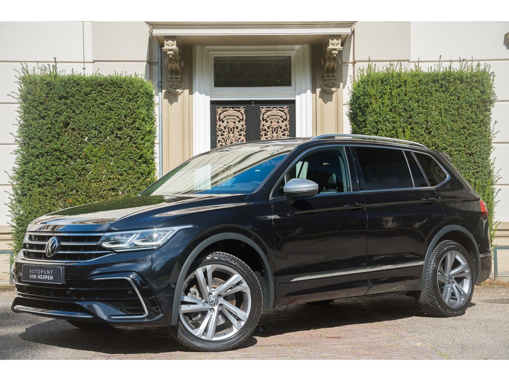 Volkswagen Tiguan Allspace 2.0 TSI R-Line Business 7p. TREKHAAK | HEAD UP | CARPLAY | CAMERA | 1E EIGN