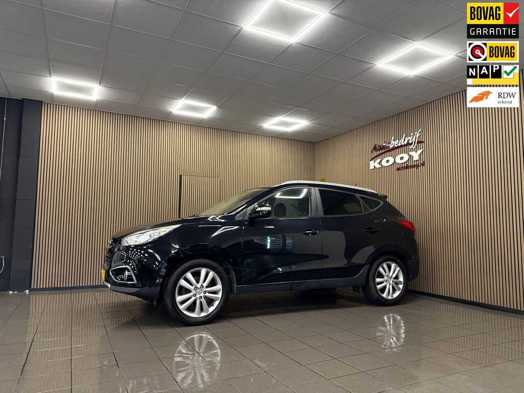 Hyundai ix35 2.0i i-Catcher * Trekhaak / Panoramadak / Camera / Stoelverwarming / NL Auto *