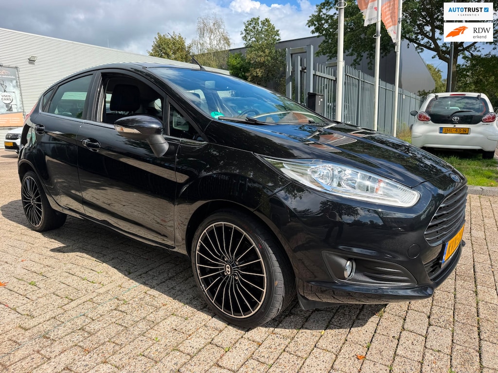 Ford Fiesta 1.6 Ti-VCT Titanium AUTOMAAT 5 deurs, airco, cruise, elec pakket , nwe distributie, grote beurt, apk, 147.632 km