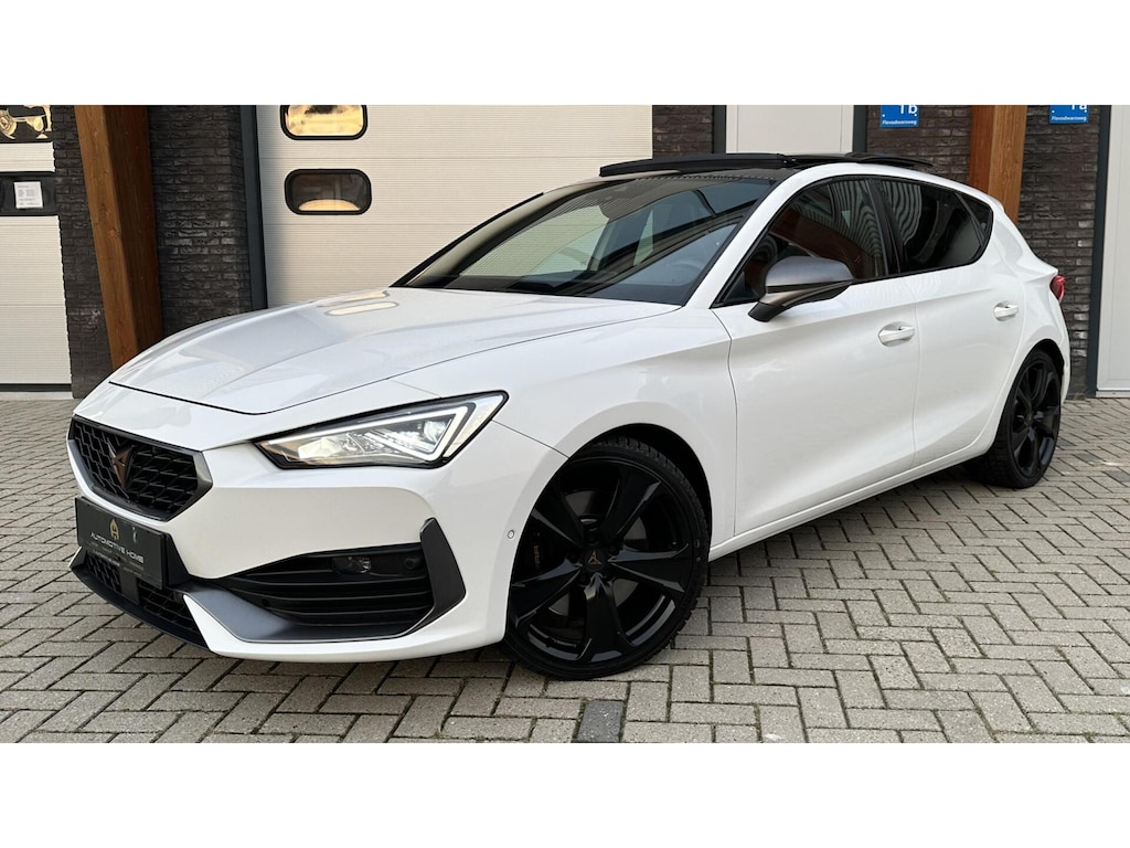 CUPRA Leon 2.0 TSI VZ 300PK PANO/SFEERVERL/CARPLAY/STOELVW