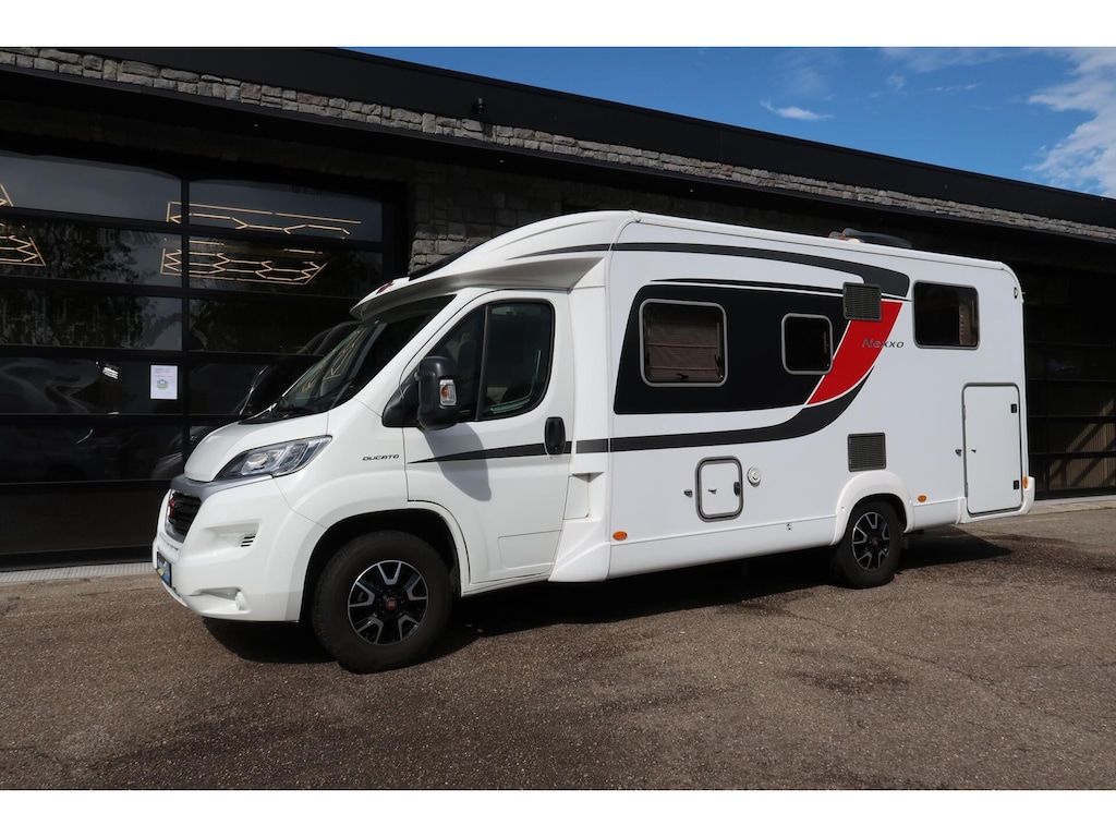 Burstner Nexxo T690G | Lengte bedden | 2x Zonnepaneel | !NETTE STAAT! Bürstner Nexxo BT690G | Lengte bedden | 2x Zonnepaneel | EURO6 | !NETTE STAAT!