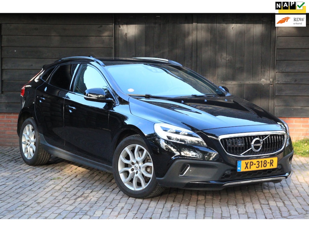Volvo V40 Cross Country 1.5 T3 Polar+ Luxury Panorama/Camera/Leer/Blis/Adaptive/Parkeersensor v,a